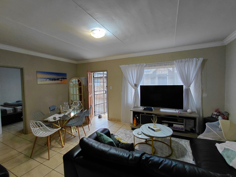 To Let 2 Bedroom Property for Rent in Doringkruin North West